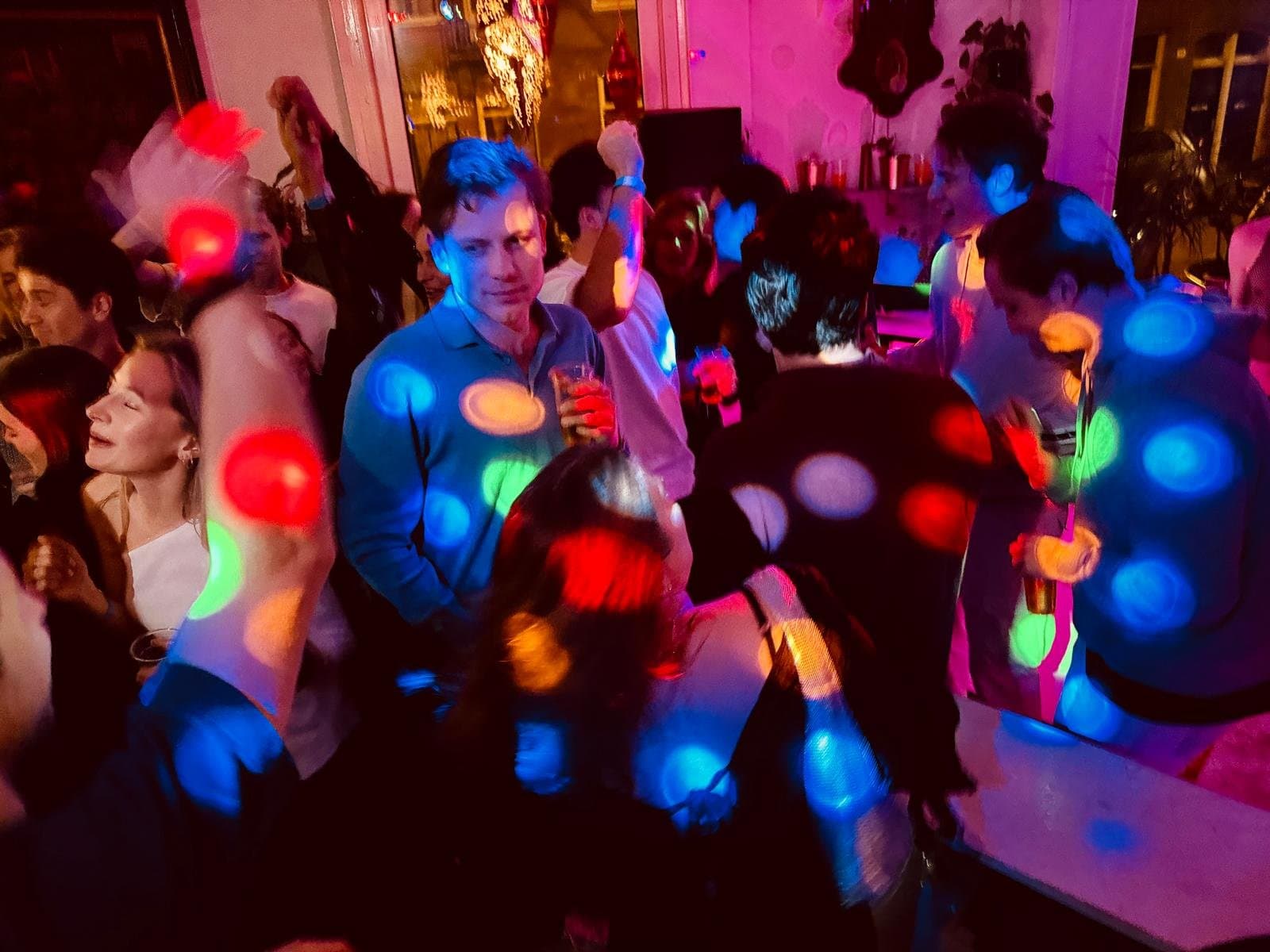 Gezellig dansen op een feestje